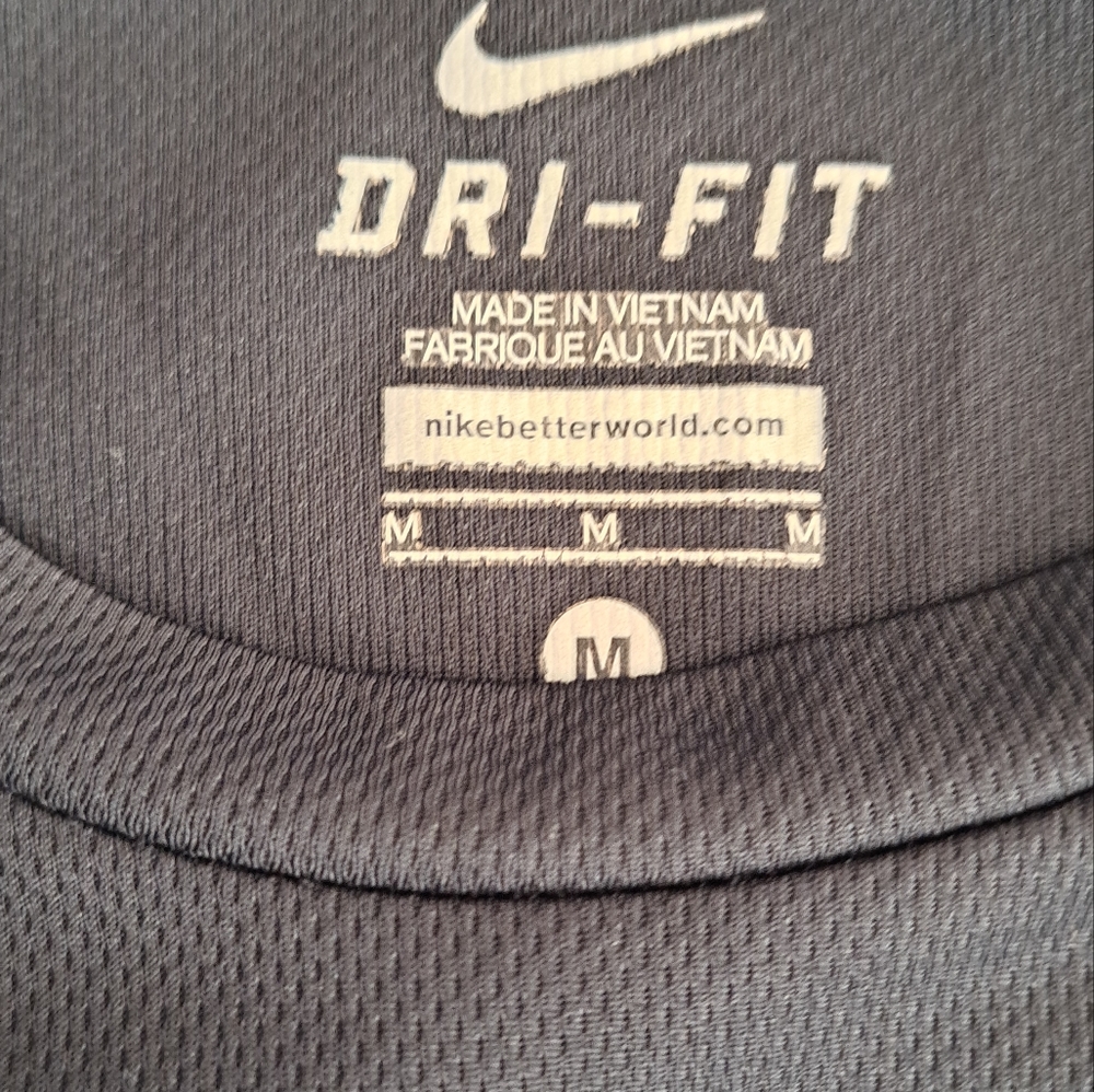 Nike Running Shirt - Picture 3 of 3